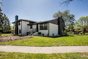 108 E Edgemont Ln, Park Ridge, IL 60068 - Photo 4