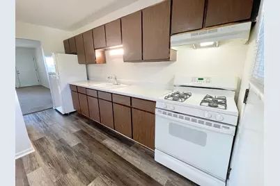 222 S Tryon Street #8, Woodstock, IL 60098 - Photo 2