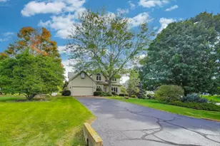 8720 Galleria Ct, Spring Grove, IL 60081 - Photo 2