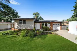 602 Arthur Dr, Lombard, IL 60148 - Photo 1