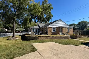 4310 Wilshire Ave, Rockford, IL 61101 - Photo 4