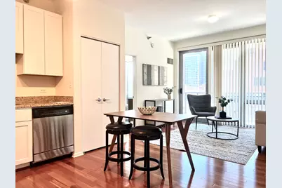 1 E 8th Street #307, Chicago, IL 60605 - Photo 2