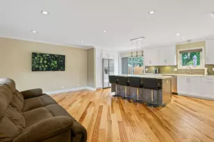 307 Albright Ct, Vernon Hills, IL 60061 - Photo 4