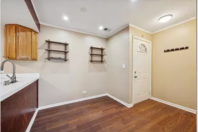 1860 Huntington Boulevard #E, Hoffman Estates, IL 60169 - Photo 2