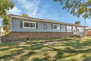 304 S East St, Gardner, IL 60424 - Photo 2