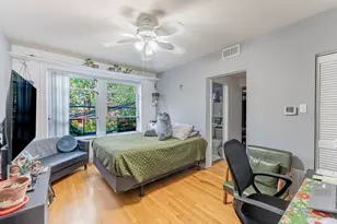 4240 N Clarendon Ave, Chicago, IL 60613 - Photo 4