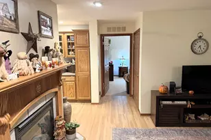 405 Club Cir, Belvidere, IL 61008 - Photo 8