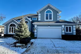 970 Waterside Ct, Aurora, IL 60502 - Photo 2