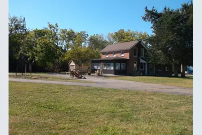 1322 W Peru Street, Princeton, IL 61356 - Photo 2