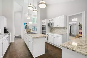 55 Trowbridge Cir, Lake Bluff, IL 60044 - Photo 8