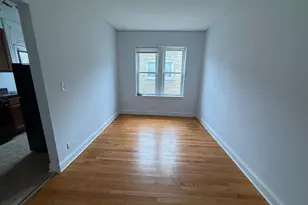 2004 W Jarvis Ave, Chicago, IL 60645 - Photo 4