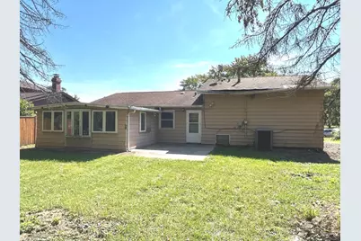 17622 Oakwood Drive, Hazel Crest, IL 60429 - Photo 4