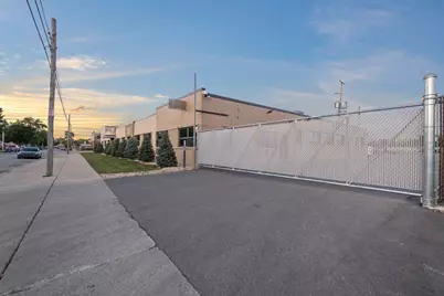 1529 N 31st Avenue, Melrose Park, IL 60160 - Photo 4