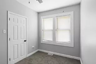 9214 S Woodlawn Ave, Chicago, IL 60619 - Photo 12