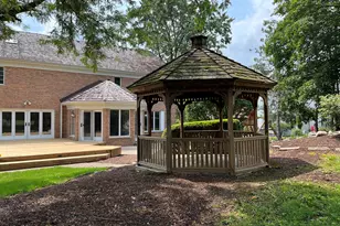 1 Hidden Lake Dr, Burr Ridge, IL 60527 - Photo 16