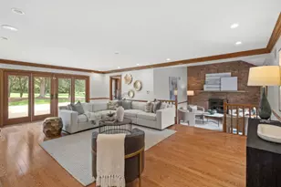 1 Hidden Lake Dr, Burr Ridge, IL 60527 - Photo 8