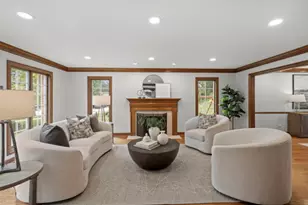 1 Hidden Lake Dr, Burr Ridge, IL 60527 - Photo 4