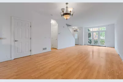 8425 Callie Avenue, Morton Grove, IL 60053 - Photo 4