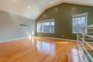 524 N Ashland Ave, Chicago, IL 60622 - Photo 2