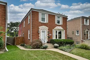 2216 N 76th Ct, Elmwood Park, IL 60707 - Photo 4
