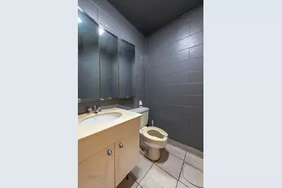 526 N Ashland Avenue, Chicago, IL 60622 - Photo 12