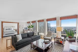 111 E Chestnut St, Chicago, IL 60611 - Photo 2