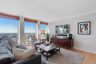 111 E Chestnut St, Chicago, IL 60611 - Photo 4