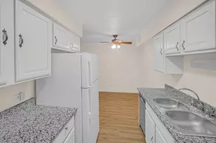 10510 Parkside Ave, Chicago Ridge, IL 60415 - Photo 6