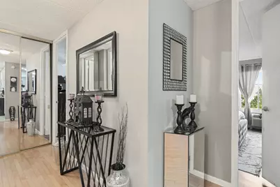 18 E Old Willow Road #210N, Prospect Heights, IL 60070 - Photo 4