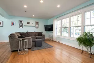 522 E Park Manor Ct, Elmhurst, IL 60126 - Photo 4