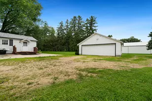 8540 Manchester Rd, Capron, IL 61012 - Photo 4