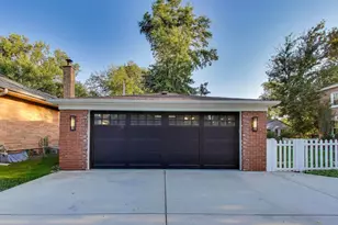 176 Riverside Rd, Riverside, IL 60546 - Photo 62