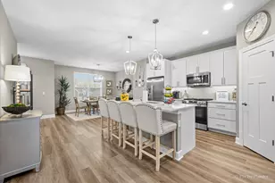 124 E Main St, Cary, IL 60013 - Photo 2