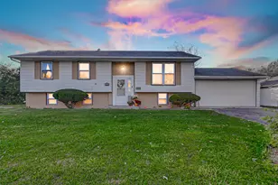 126 N Pine Ln, Glenwood, IL 60425 - Photo 2