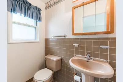 679 W Elk Grove Boulevard, Elk Grove Village, IL 60007 - Photo 10