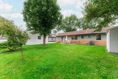 679 W Elk Grove Boulevard, Elk Grove Village, IL 60007 - Photo 14