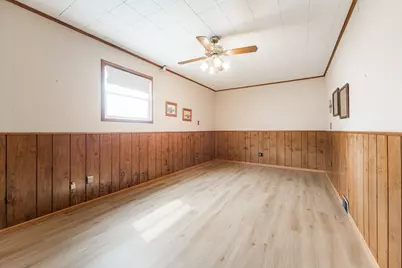 679 W Elk Grove Boulevard, Elk Grove Village, IL 60007 - Photo 12