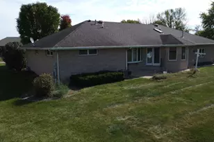 601 N Church St, Crescent City, IL 60928 - Photo 12