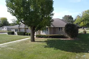 601 N Church St, Crescent City, IL 60928 - Photo 2