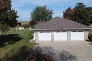 601 N Church St, Crescent City, IL 60928 - Photo 6