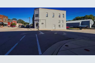 105 E Lincoln Avenue, Hinckley, IL 60520 - Photo 2