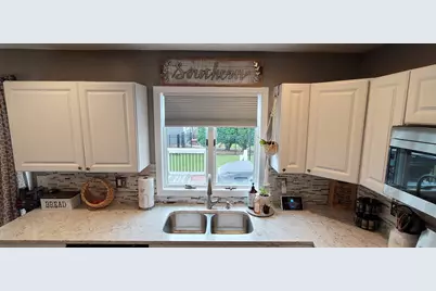 700 Susan Street, Sycamore, IL 60178 - Photo 20