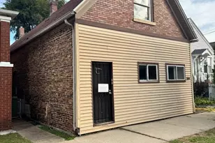 304 155th Pl, Calumet City, IL 60409 - Photo 2