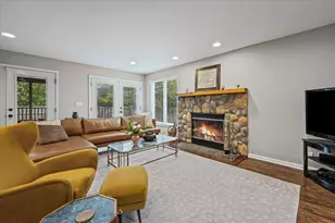 23276 N Birchwood Ln, Deerfield, IL 60015 - Photo 8