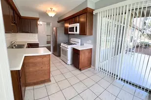 181 Brook Ln, Vernon Hills, IL 60061 - Photo 10