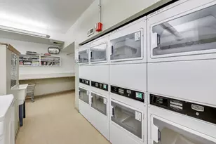 230 E Ontario St, Chicago, IL 60611 - Photo 30