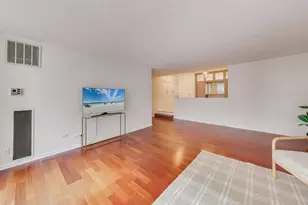 230 E Ontario St, Chicago, IL 60611 - Photo 14