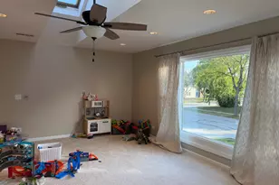 14 Newtown Dr, Buffalo Grove, IL 60089 - Photo 10