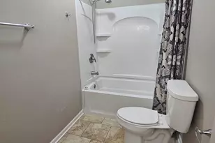 600 Hawthorne Ln, Carpentersville, IL 60110 - Photo 24