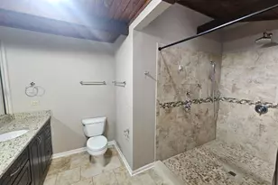 600 Hawthorne Ln, Carpentersville, IL 60110 - Photo 32